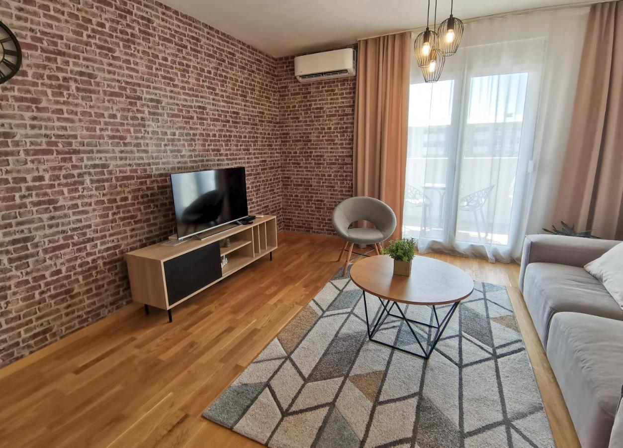Apartments At Ljubovic Hill Park Ποντγορίτσα Εξωτερικό φωτογραφία